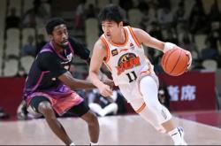 开云体育-浙江队逆转江苏队，布克扛起全队