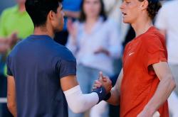 开云体育APP下载-法网险胜拉沃尔杯，兹维列夫统治全场