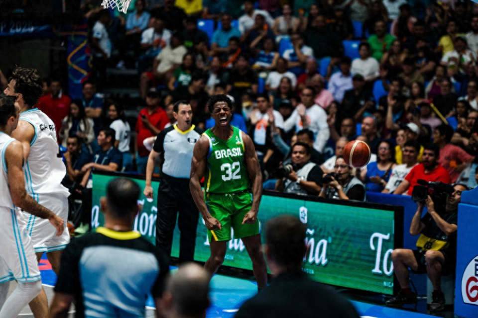 勇士险胜阿根廷男篮,哈里斯爆发神勇 勇士险胜阿根廷男篮,哈里斯爆发神勇