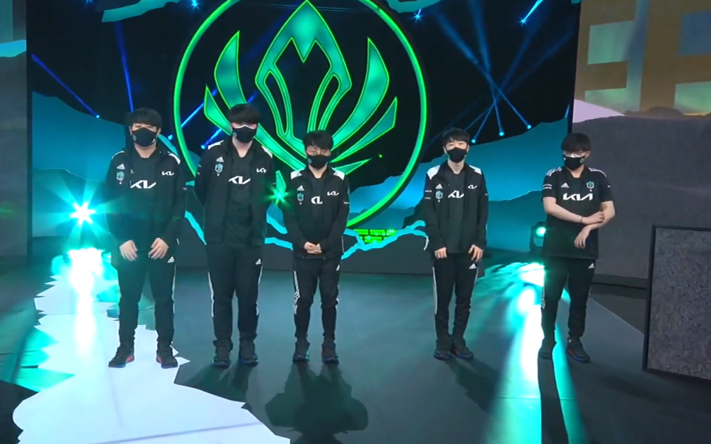 包含TeamEmpire爆冷MAD，Zeus统治全场的词条