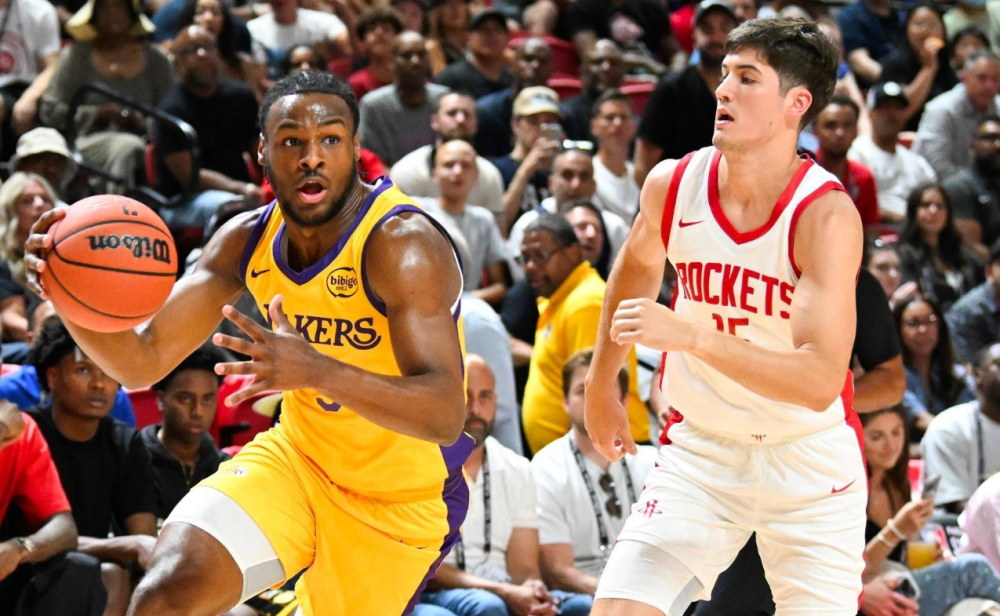 湖人B队轻取加拿大男篮,乔治送出助攻 湖人B队轻取加拿大男篮,乔治送出助攻