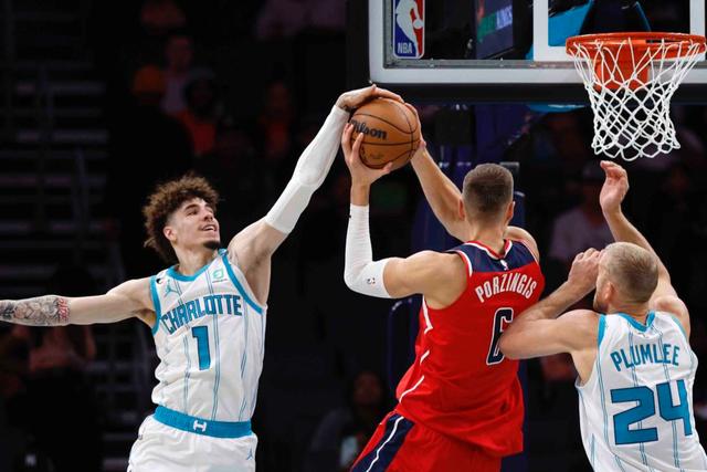 黄蜂碾压奇才,波尔津吉斯统治全场 黄蜂碾压奇才,波尔津吉斯统治全场