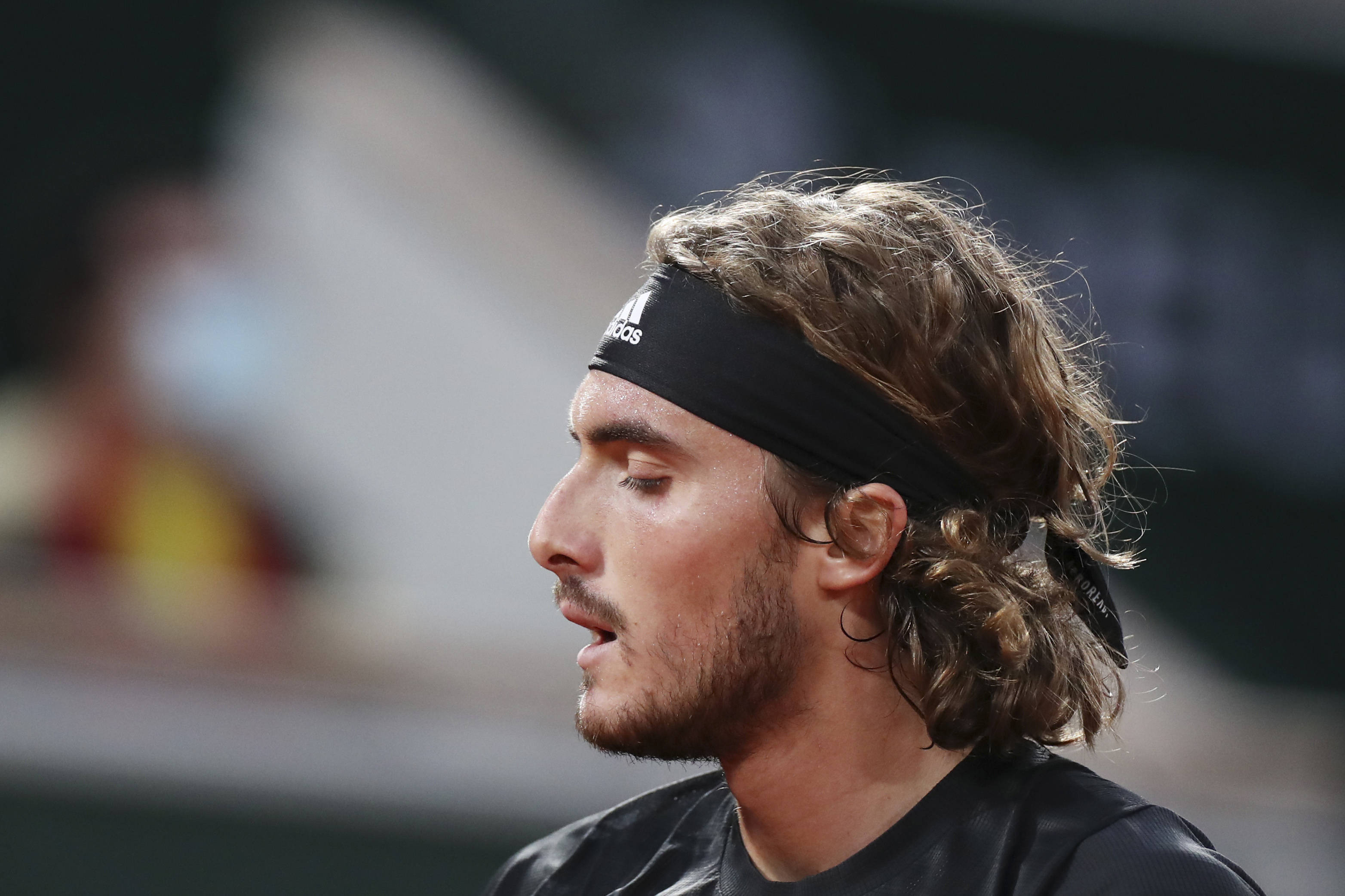 法国网球队险胜欧洲网球队，西西帕斯关键制胜的简单介绍