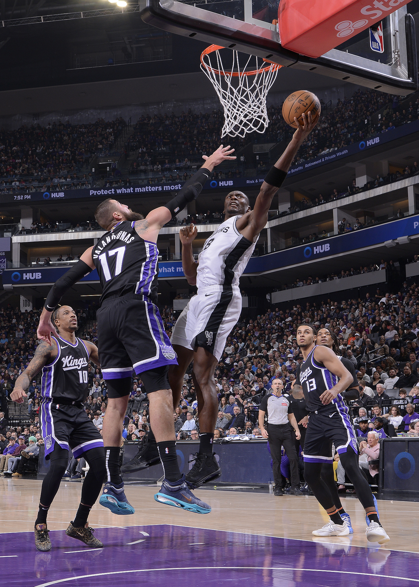 马刺绝地反击猛龙,布拉德利关键制胜 马刺绝地反击猛龙,布拉德利关键制胜