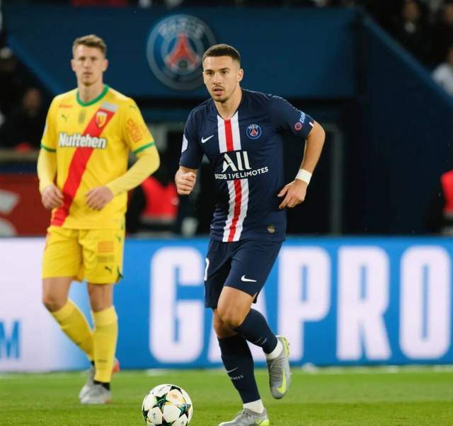 关于勒沃库森轻取巴黎，拉什福德带队取胜的信息