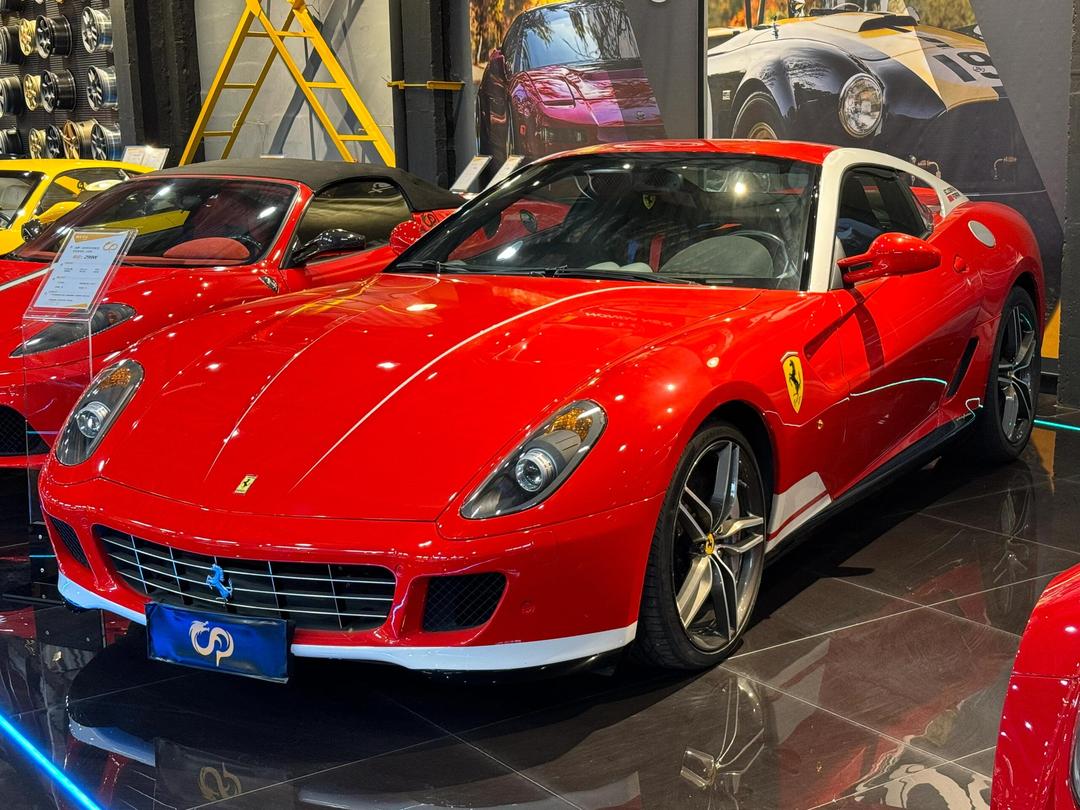 关于法拉利横扫索伯车队，阿隆索统治全场的信息