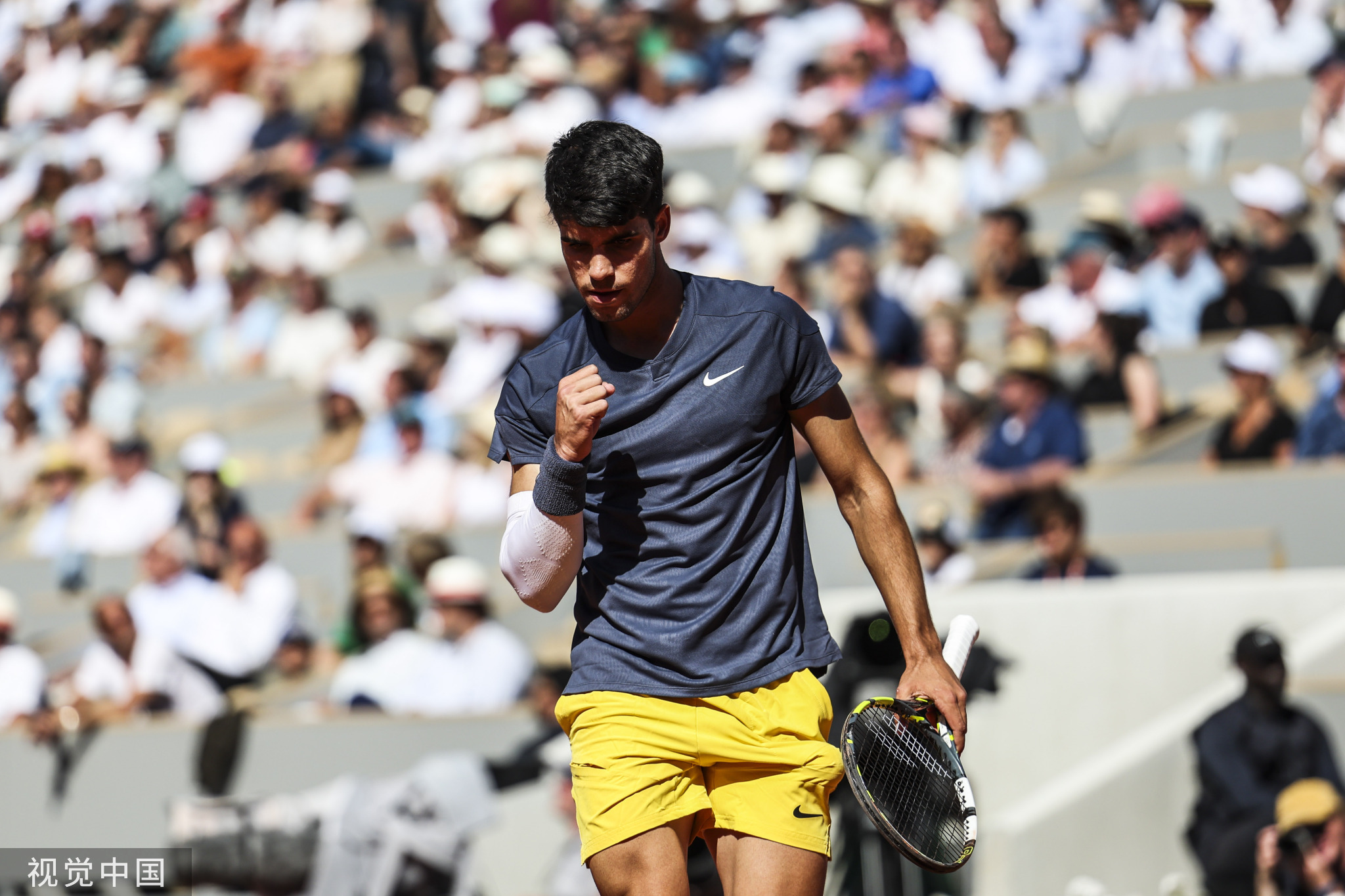 法网险胜联合杯，辛纳点燃赛场