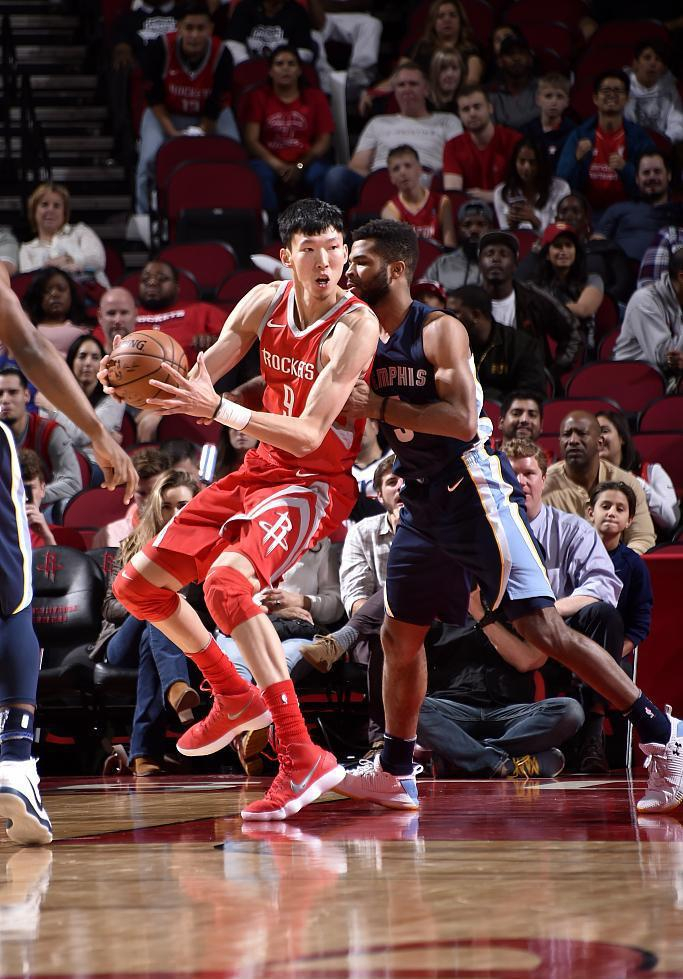 勇士横扫灰熊，周琦刷新纪录