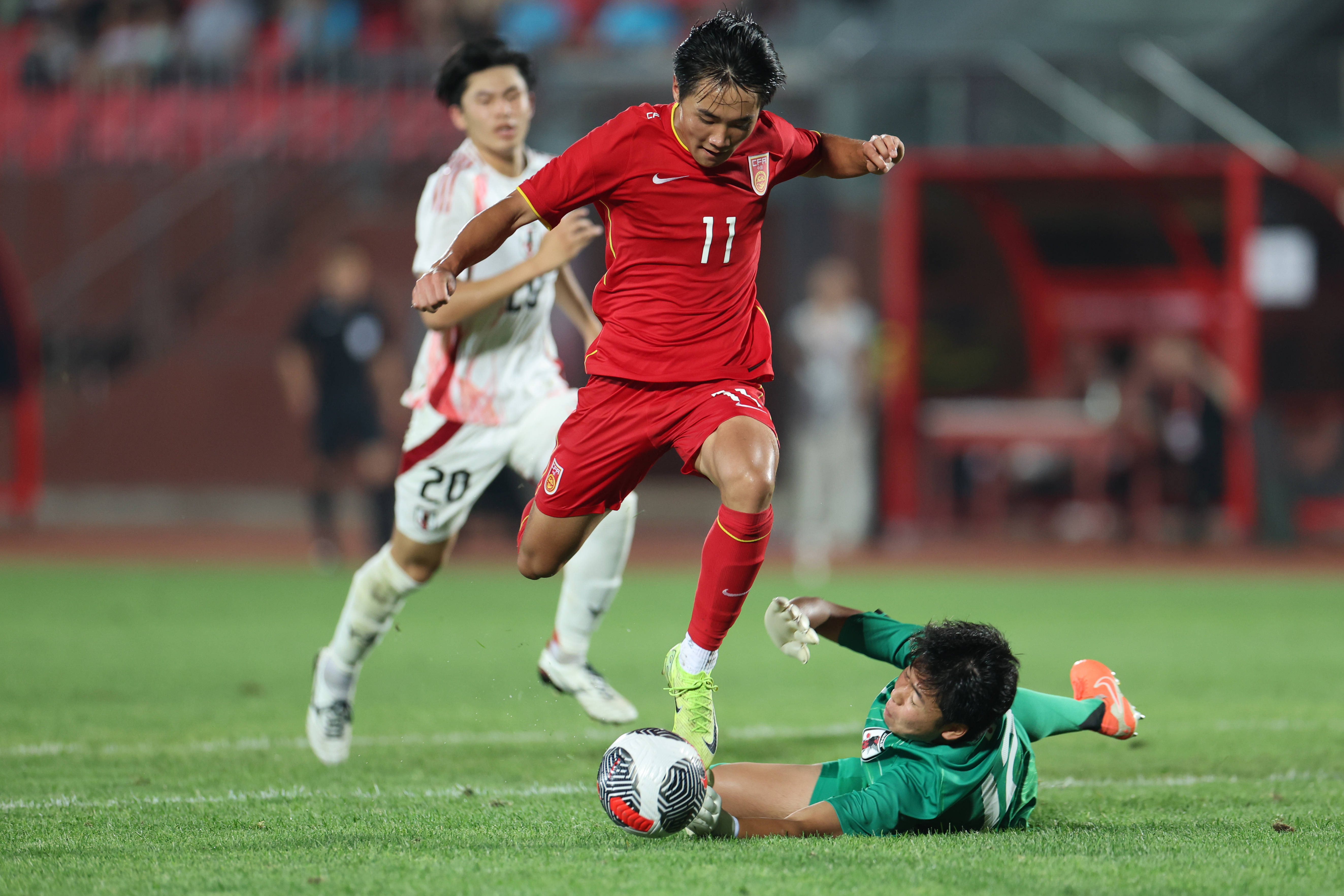 日本队绝杀中国队，黄鸭组合统治全场