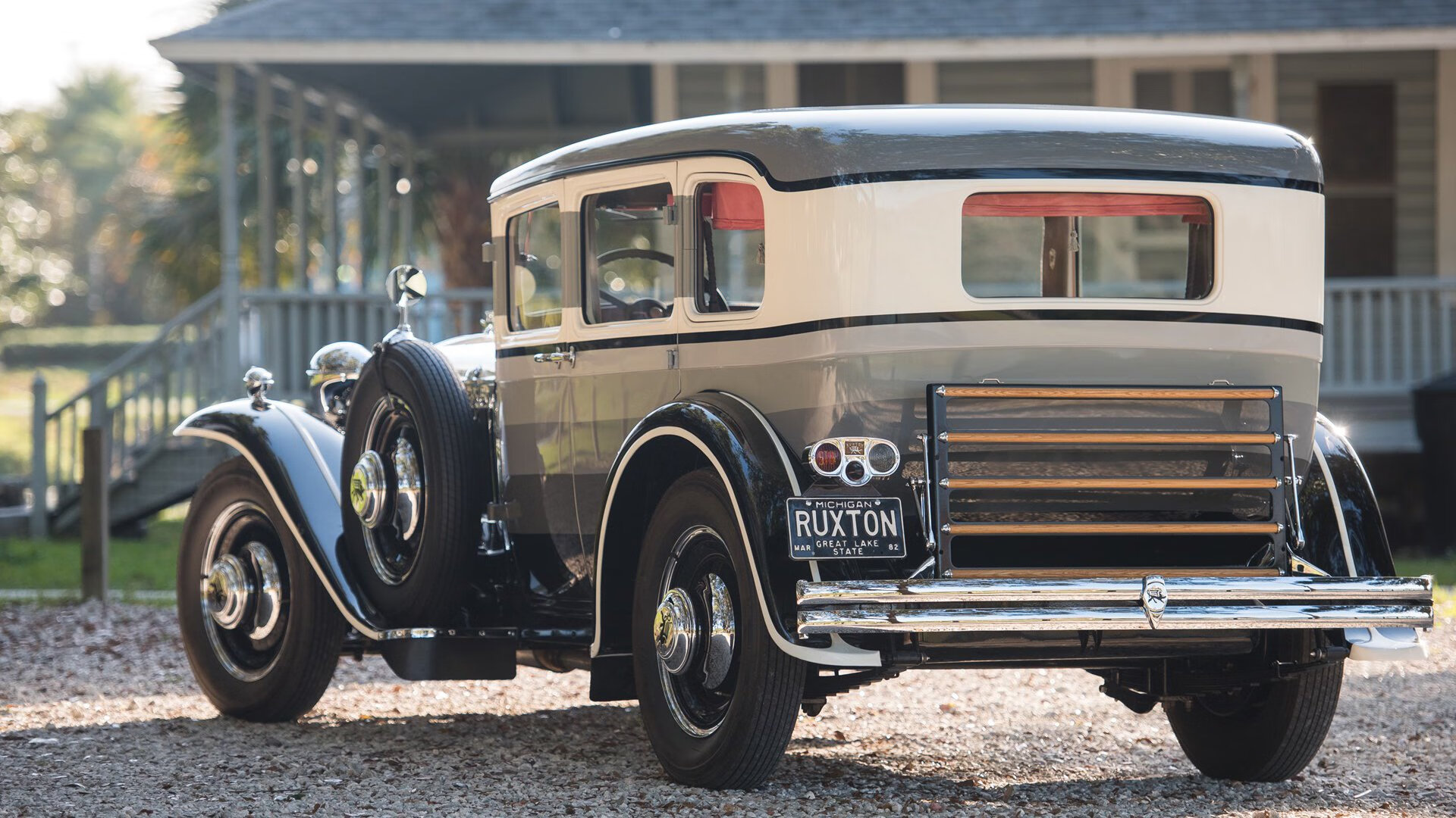 跨界战神,当拜仁统治绿茵时,德布劳内用方向盘接管了巴林赛道